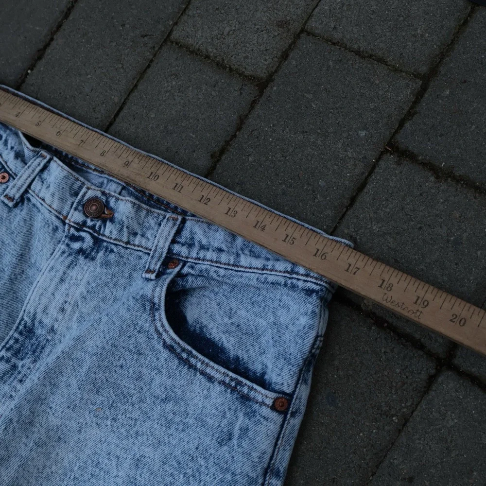 Vintage 1990 Levi's 550 Acid Wash Jeans 33x33 Light Wash Red Tab USA Made